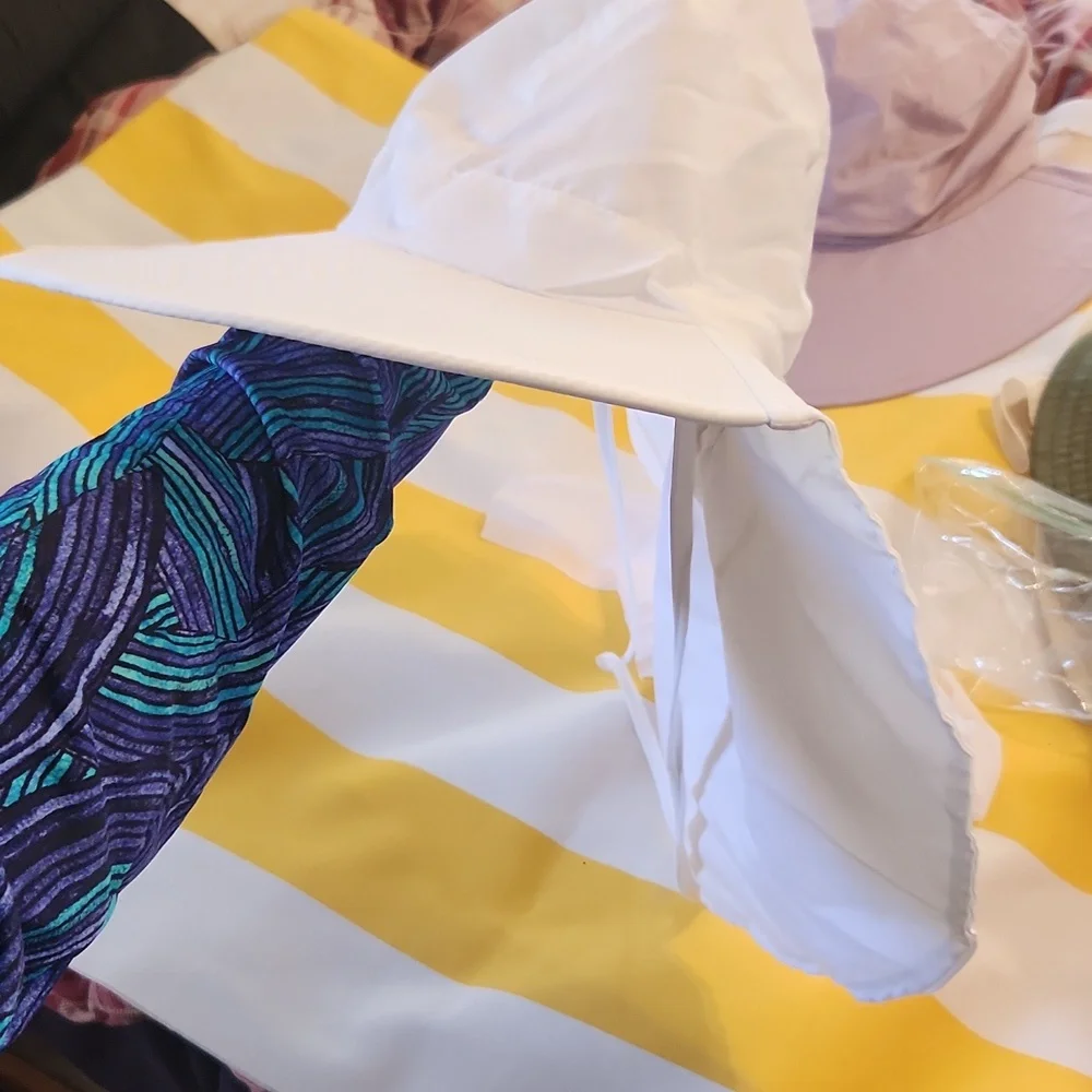 Chic Women's White Sun Hat with White Bow Accent